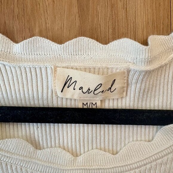 Marled White Ribbed Tank Top with Scalloped Edging – Size Medium - Picture 2 of 4